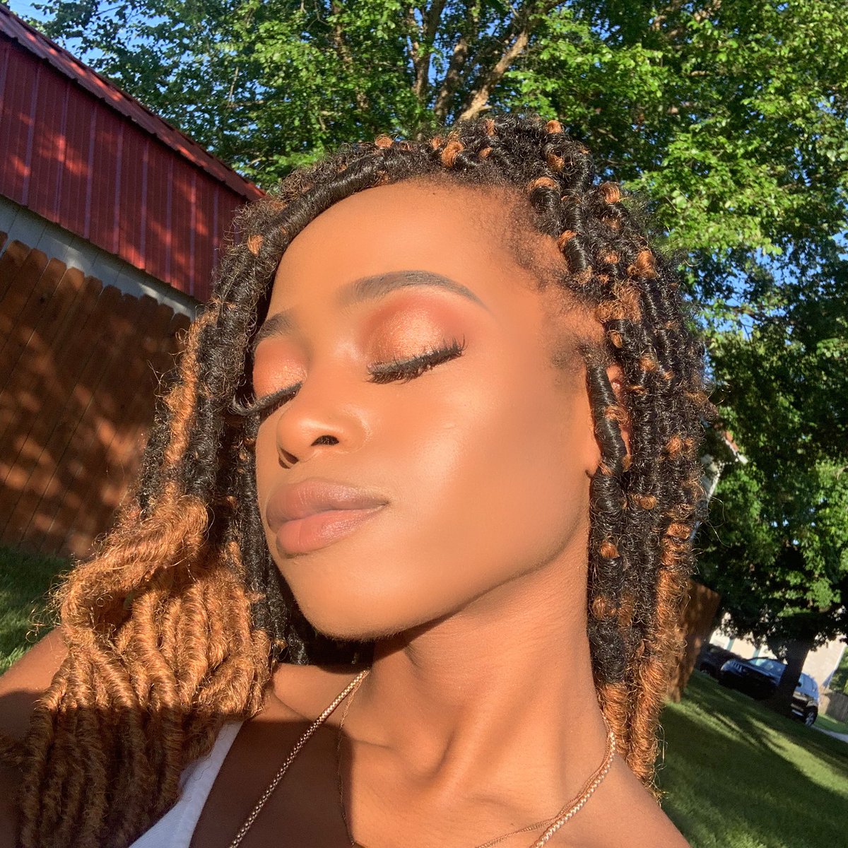 Its_Gada's tweet photo. I never take selfies cause I don’t do my edges 😂, but my makeup was too fye today 💓 https://t.co/BTSuT8RQUR