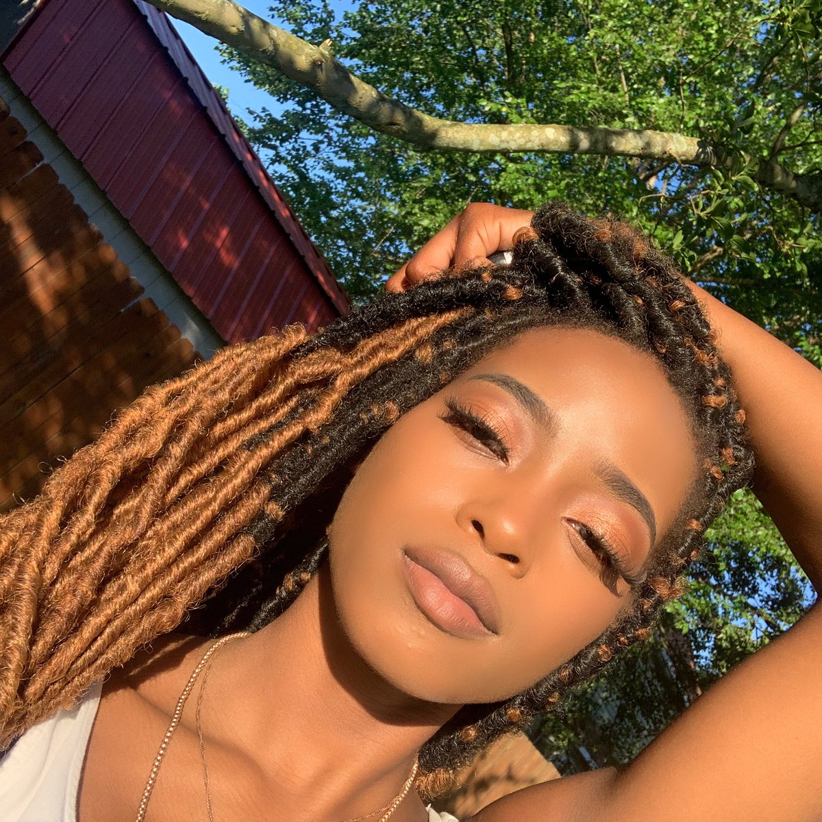 Its_Gada's tweet photo. I never take selfies cause I don’t do my edges 😂, but my makeup was too fye today 💓 https://t.co/BTSuT8RQUR