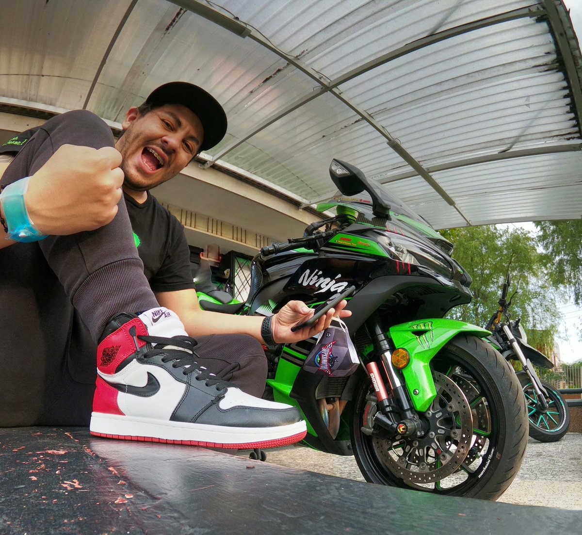 Motomoteros tweet media