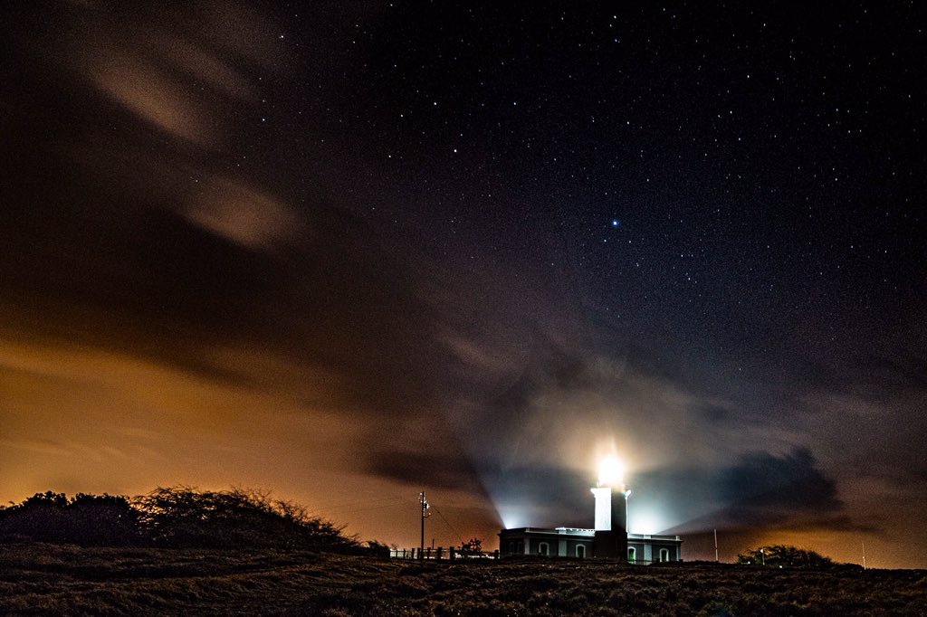 bohique's tweet photo. Abriendo el cielo. Faro de Cabo Rojo #lighthouse #starrynight #clouds #boqueronpr https://t.co/hzZfRUfPQt