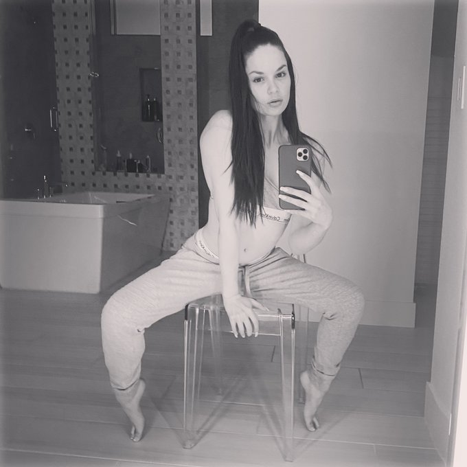 💕 free 💕 for the next 48hrs https://t.co/k5XJxANyPW https://t.co/bRZGLI7OCq<a href="/tag/tbt"class="tags"><span>#tbt</span></a>