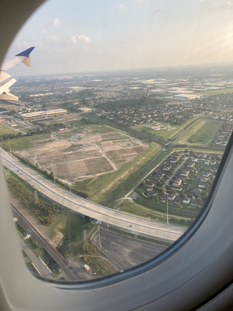 geophf's tweet photo. Houston, TX. 

All that land, but all the houses lined up, one after the other, all made from #tickytacky. https://t.co/7QbNjuP46I