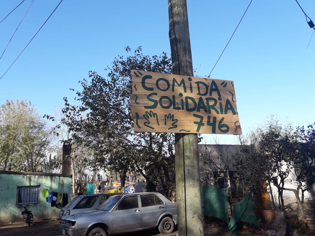 GS_DonIto's tweet photo. Hoy entregamos donaciones y barbijos a distintos comedores y merenderos de junin. 
#donitopresente #elcompromisoeshacer https://t.co/mTGW3vMMMW