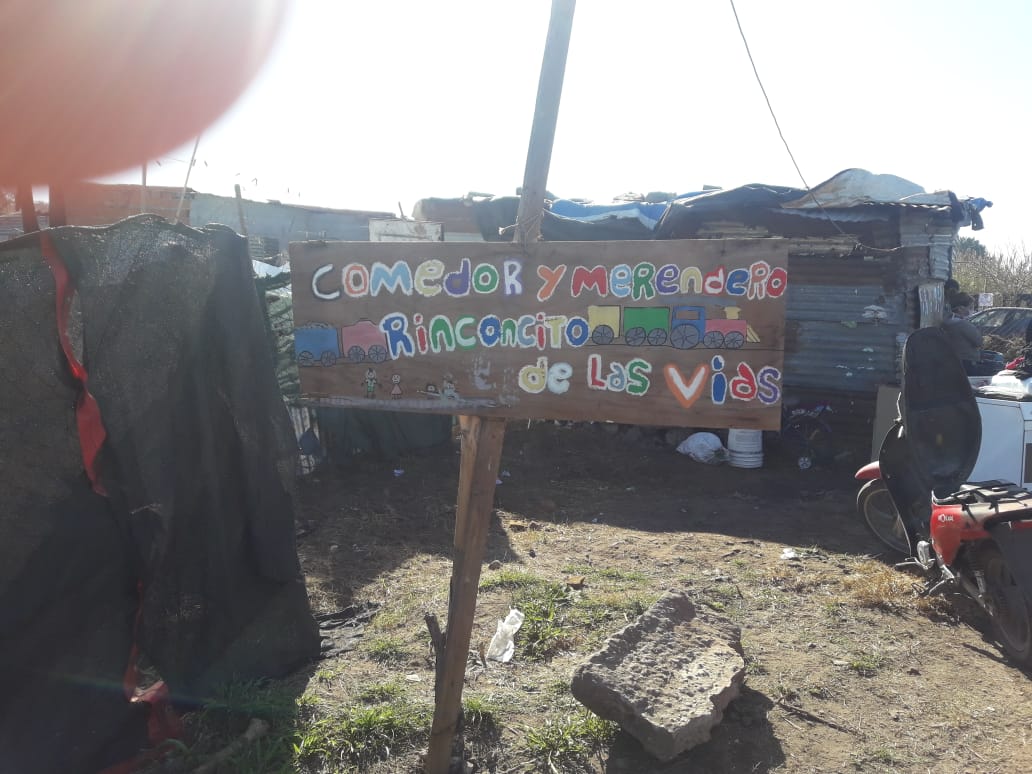 GS_DonIto's tweet photo. Hoy entregamos donaciones y barbijos a distintos comedores y merenderos de junin. 
#donitopresente #elcompromisoeshacer https://t.co/mTGW3vMMMW