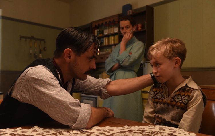 Tell it to the bees. Telling bee. беллоуз albert fitch. Albert fitch bellows. Telling the bees.