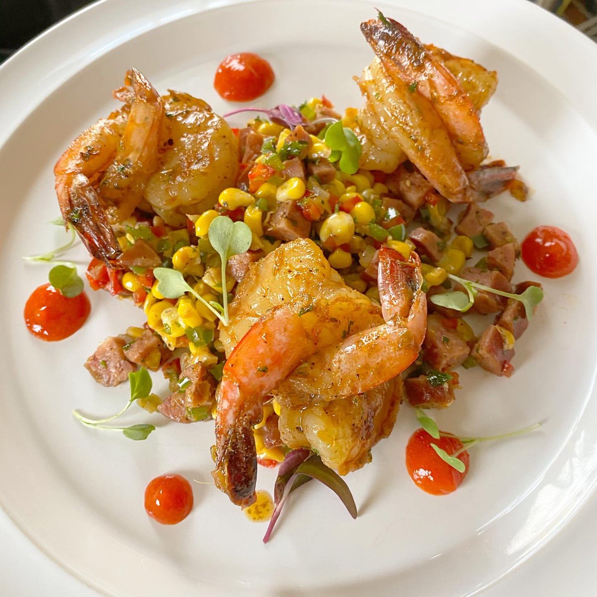 WilliamJDeane's tweet photo. Shrimp with cajun succotash and peppadews gel 
#shrimp #foodies #foodporn #savannah #alligatorsoul @AlligatorSoulGA #Foodie #foodiez #cook https://t.co/nr33nSlkdb