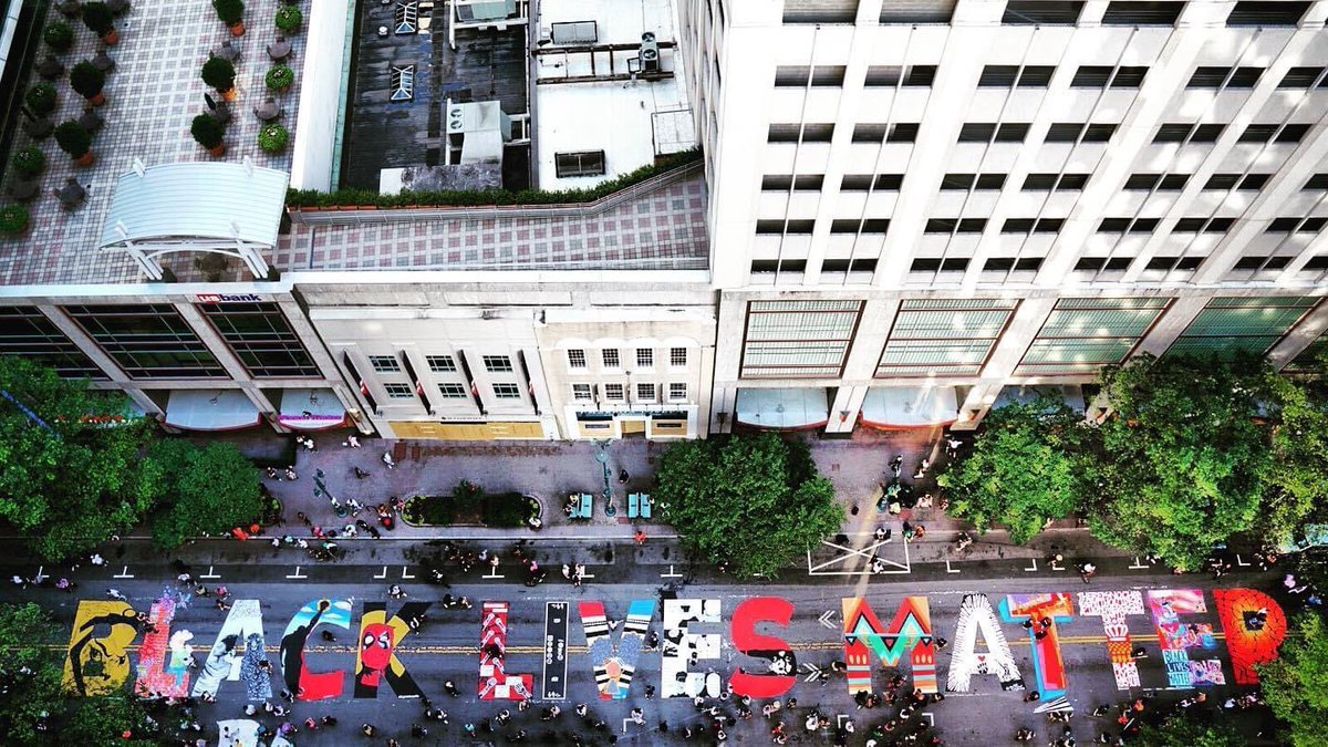 AllisonEvelyn__'s tweet photo. Wow this came out BEAUTIFUL! I have to go back out and see the results in person πππΎ #UptownCharlotte #charlotteprotest #GeorgeFloyd #BreonnaTaylor #SayTheirNames #BlackLivesMattters #BlackLivesMatterUK
#AhmaudArbery #BlackLivesMatterMuralCLT #BlackLivesMatterTX
#CharlotteNC https://t.co/hoeLL6HBcf