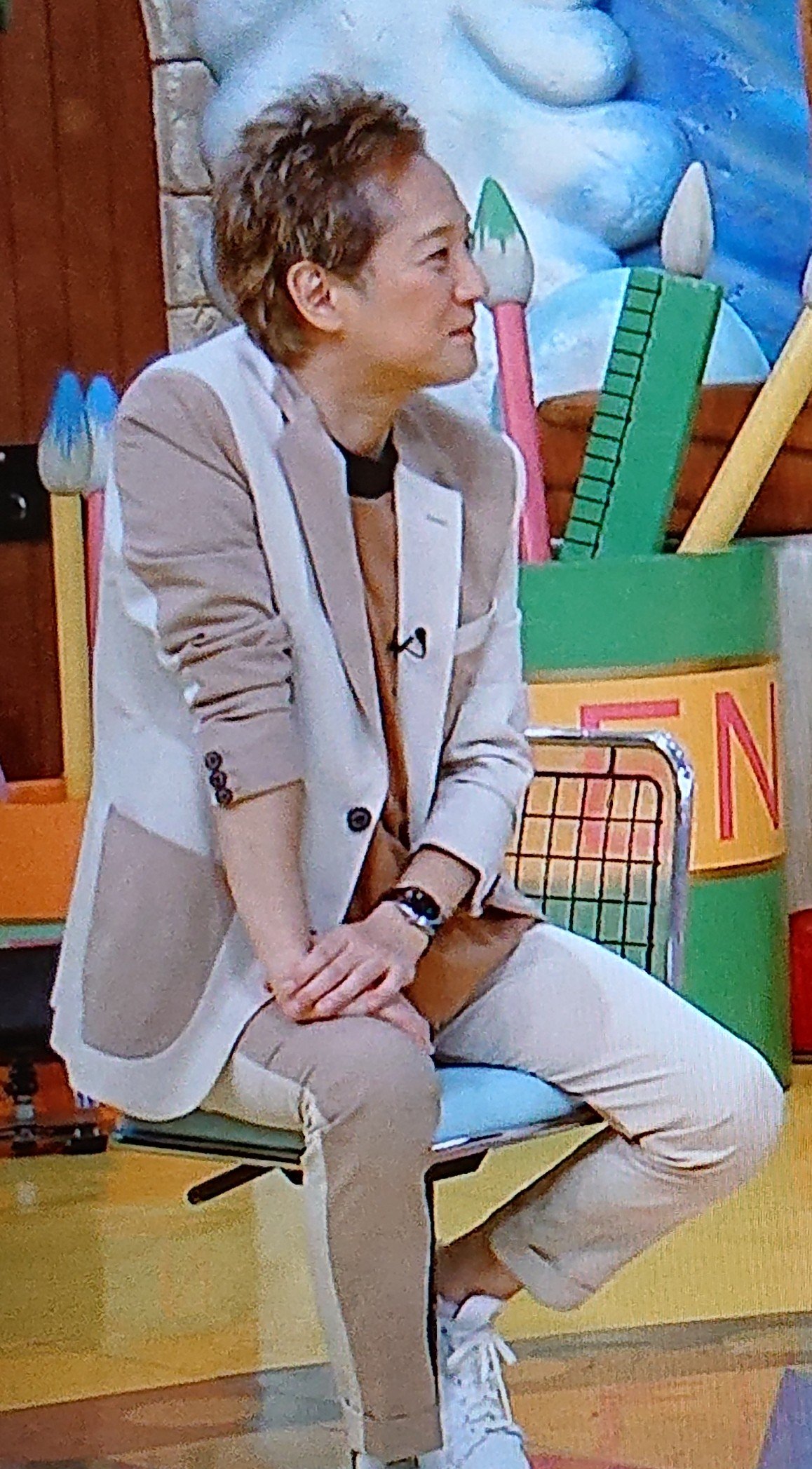Uzivatel Kurosuke Na Twitteru スーツ系とシャツ違うけど共通する遊び心いっぱいの服のどんぐりさん しかし中居 さん似合う 髪の色もあると思うけどキャメル系色似合うの中居さんしかいないと思う 毎回 服もたのしみの1つ 似てる表情 仰天ニュース ななにー