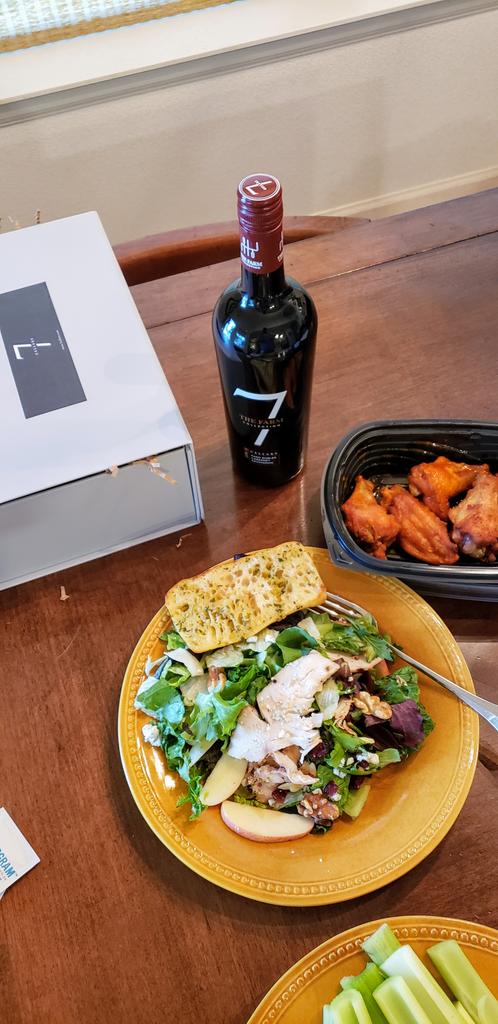 HeidiTown's tweet photo. Look, I am not a wine blogger, but when they say $15-$20 bottles from #JohnElway, I bite. 

Send that to me and I will do a tasting!!! Cabernet Sauvignon with wings and walnut salad. Oh, yeah, baby. 

#GoBroncos #7Cellars #TheFarmCollection https://t.co/qF671IWug3