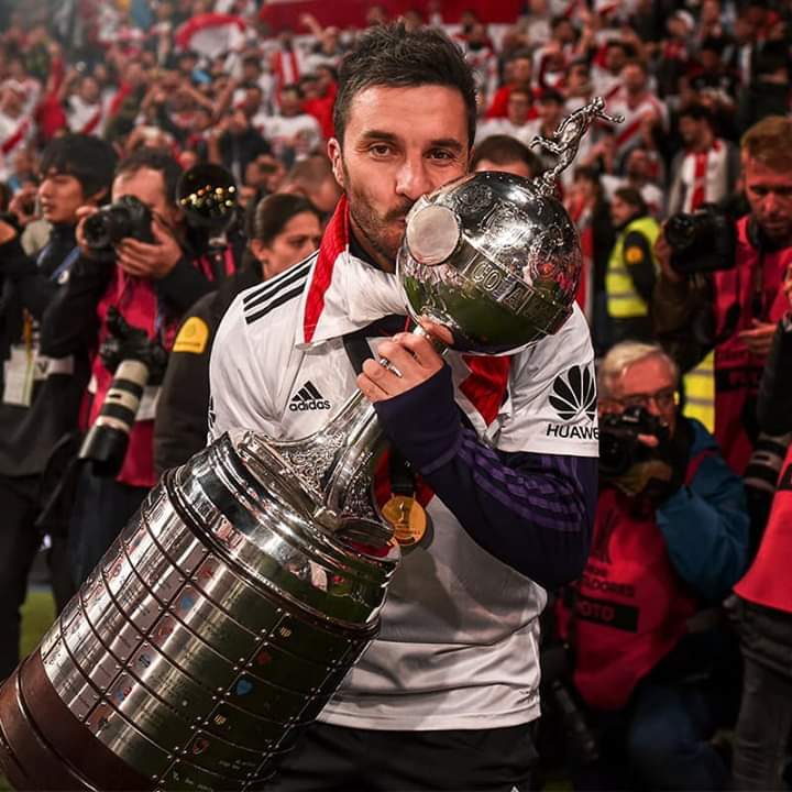 Gracias por todo <a href="/NachoScocco32ok/">Nacho Scocco</a> 🎩✨🔴⚪ Jamás te vamos a olvidar 👏🏻