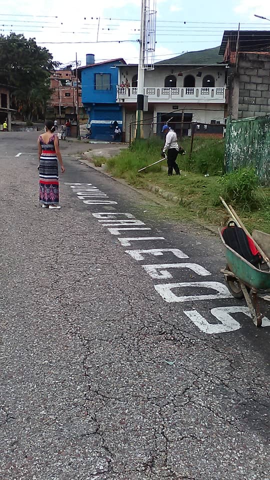 Corpotachira_'s tweet photo. @Corpotachira_ estuvo en el sector Luisa Teresa Pacheco #SanCristóbal, en la parada de las busetas Romulo Gallegos, realizando el desmalezamiento y la limpieza de la área, contribuyendo con el mantenimiento de los espacios públicos
#TáchiraDeTrabajoDiario
@laidygomez
@pedroavivas https://t.co/WsuLgnZ8R5