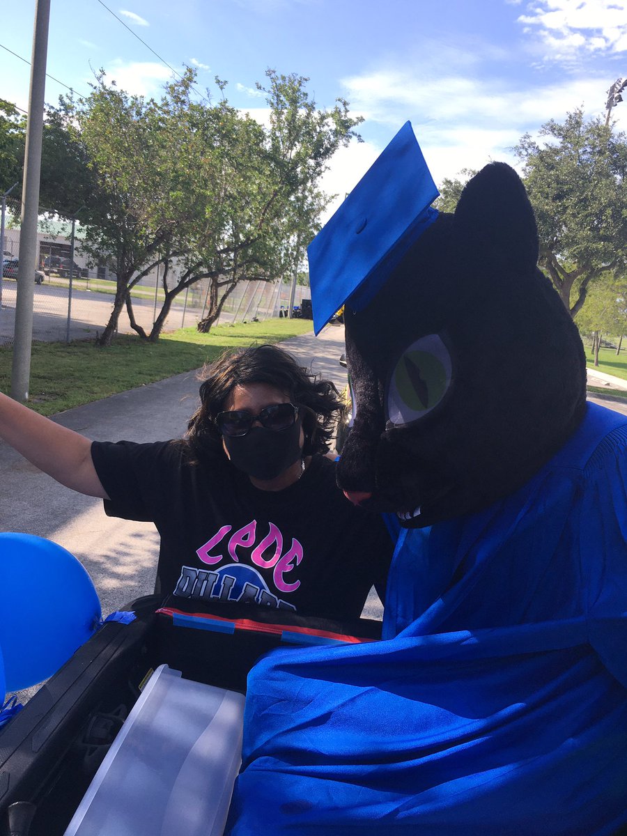 DIllard High School tweet media