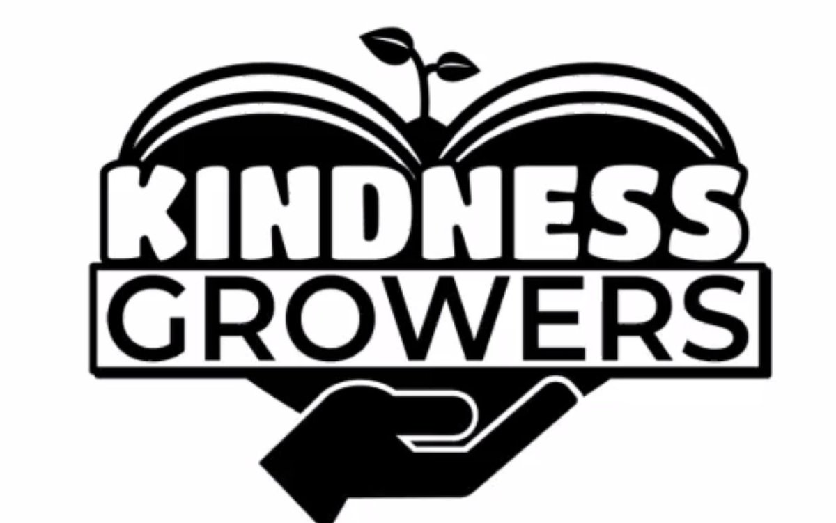 sksleasman's tweet photo. My second session today with #CampPlugandPlay today with @tonyvincent about branding a classroom. #PixelPaws with a slogan of "Big or small be kind to all." to embrace all students and create a positive climate. @azk12 https://t.co/y3E7PSTsKC