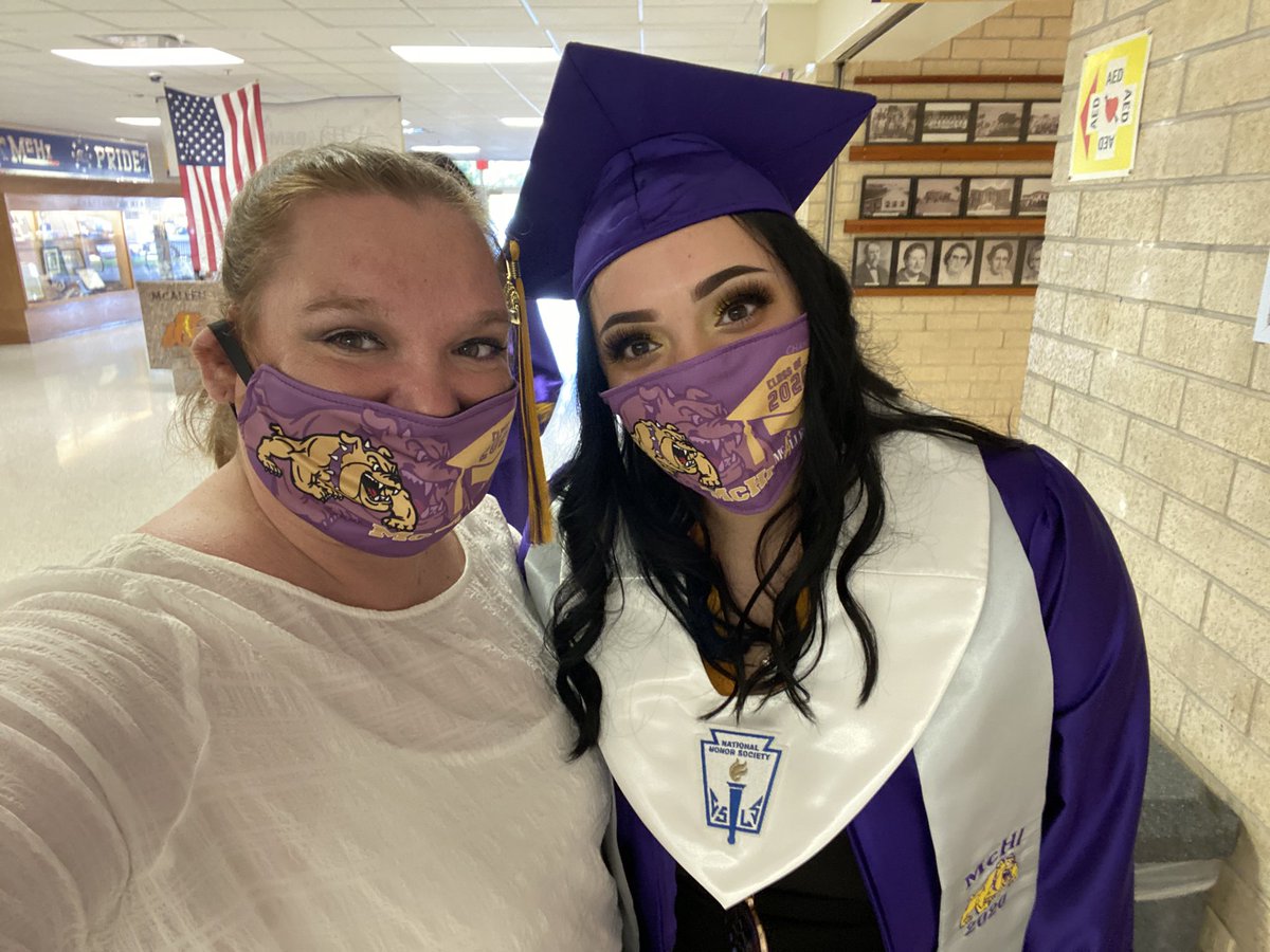 McHiAVID's tweet photo. Congrats McHi AVID grads 2020! We are so proud of you! @salflores10 @McHiPride @AVIDSRO @AVID4College https://t.co/DzJHeEL704