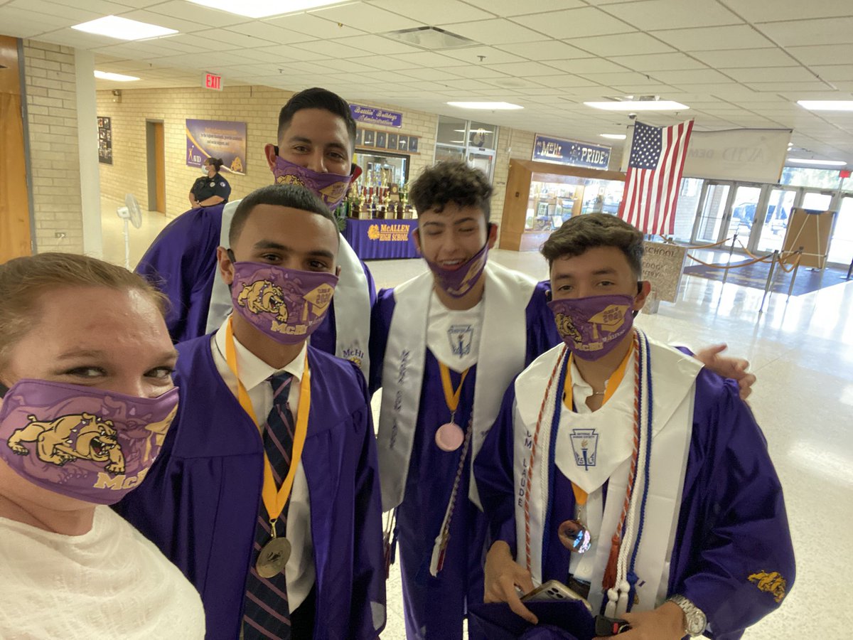 McHiAVID's tweet photo. Congrats McHi AVID grads 2020! We are so proud of you! @salflores10 @McHiPride @AVIDSRO @AVID4College https://t.co/DzJHeEL704