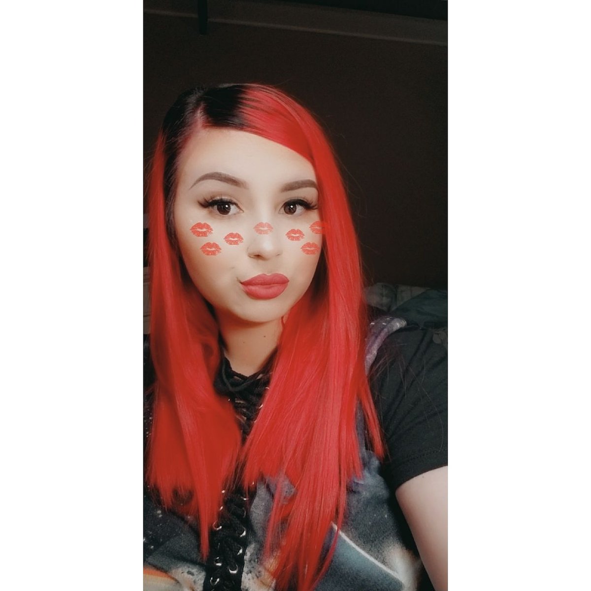arielllle__'s tweet photo. Real life mermaid 😜 https://t.co/zkX3X2Umwf