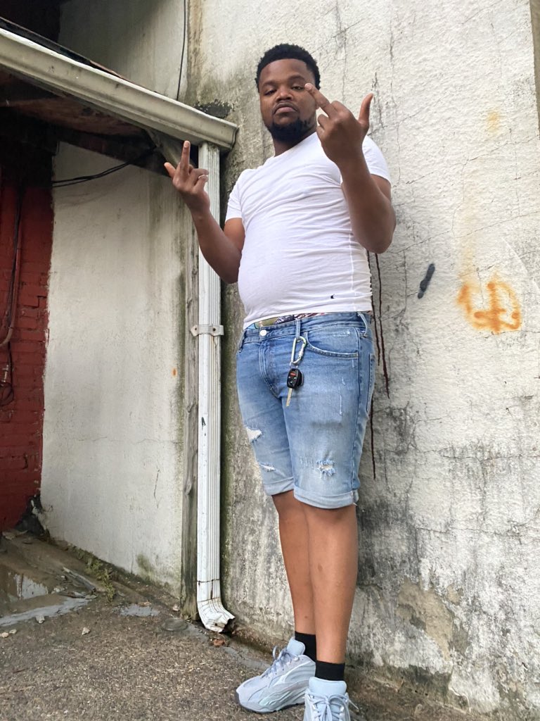 SB_Dboy's tweet photo. Been ah youngDon n I’m really advanced you ain’t ah boss you ont put on ya mans🗣‼️ #VitoLand💙 #SimonWorld❤️ #LongLiveSean💕 #SIPMACK💯 #ILostMike💚 #FreeDaBros‼️ https://t.co/SbTfO6EvOC