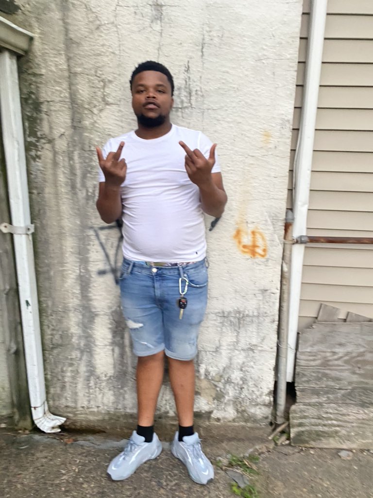 SB_Dboy's tweet photo. Been ah youngDon n I’m really advanced you ain’t ah boss you ont put on ya mans🗣‼️ #VitoLand💙 #SimonWorld❤️ #LongLiveSean💕 #SIPMACK💯 #ILostMike💚 #FreeDaBros‼️ https://t.co/SbTfO6EvOC