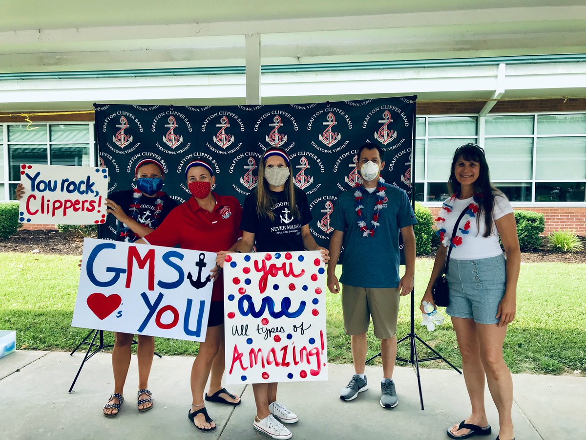 What a fun morning seeing students and spending time with this fabulous team of history teachers! ⚓️ <a href="/graftonms/">GMS Clippers</a> @MrsHarrisGMS <a href="/MrsHumeCE/">Melissa Hume</a> <a href="/MrrrDodge/">Aaron Dodge</a> @HelenDupree #promisewearesmiling