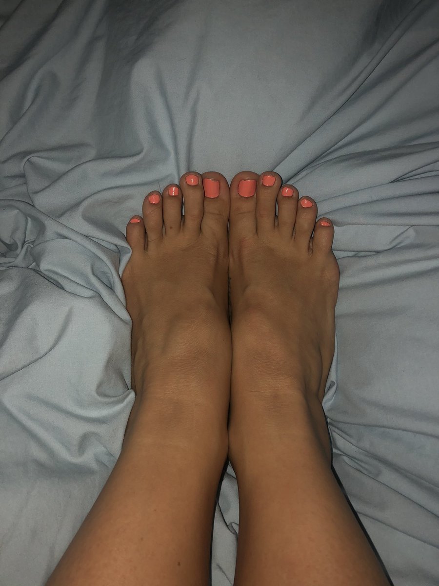 sandie__toes's tweet photo. Think these #feet are cute? Follow me for more ;)
#tootsietuesday #feetpicsforsale #feetbuyers #feetseller #feetlove #footfestish #booty #bootyandsole #bootyandsoles #toes #toenails #toenailtwitter #ToeStretchTuesday #buyfeetpics #feetgasm #girl #hotgirls #feetforsale https://t.co/prl84sna7D