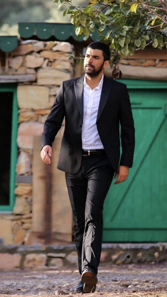 10.wearing suit   #EnginAkyürek