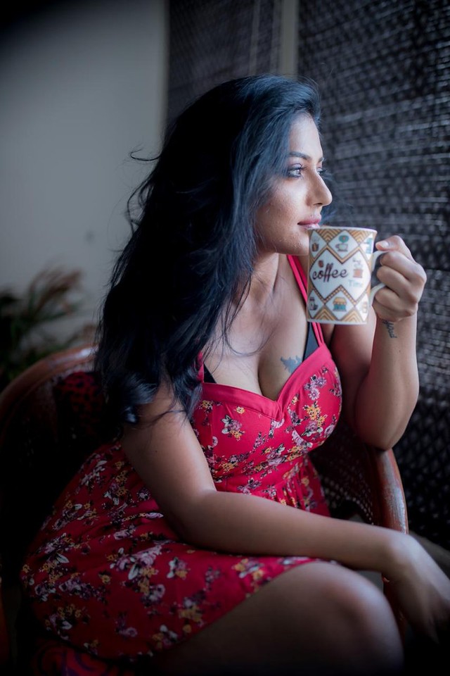 Trendly_In's tweet photo. New Sizzling 📸 @reshupasupuleti 😘.

#reshmapasupuleti https://t.co/TX55jLpMcu