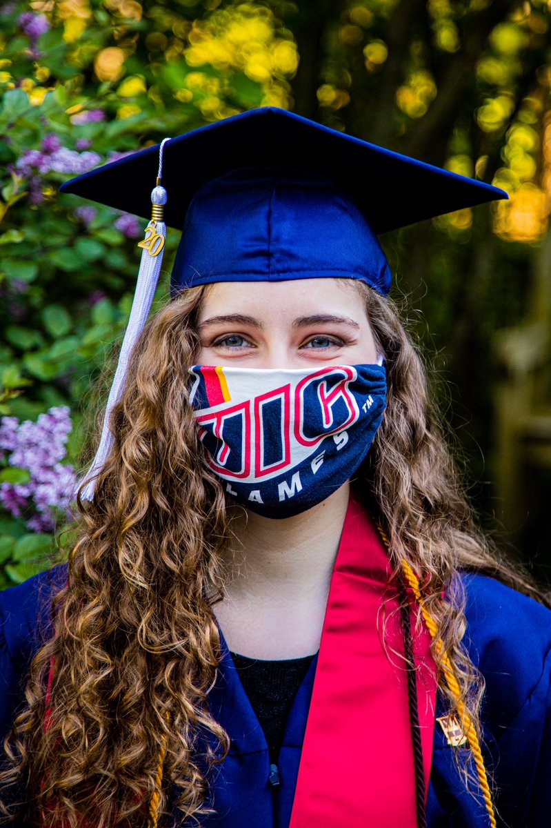 seefeellive's tweet photo. Hey grads! And parents of grads! I’m offering socially distance mini graduation sessions for $150. Message me or email now to book yours!

#photography #chicagophotographer #graduation2020 #collegegraduation #highschoolgraduation #uic #familyphotography #chicago https://t.co/9Dad6Cpnku