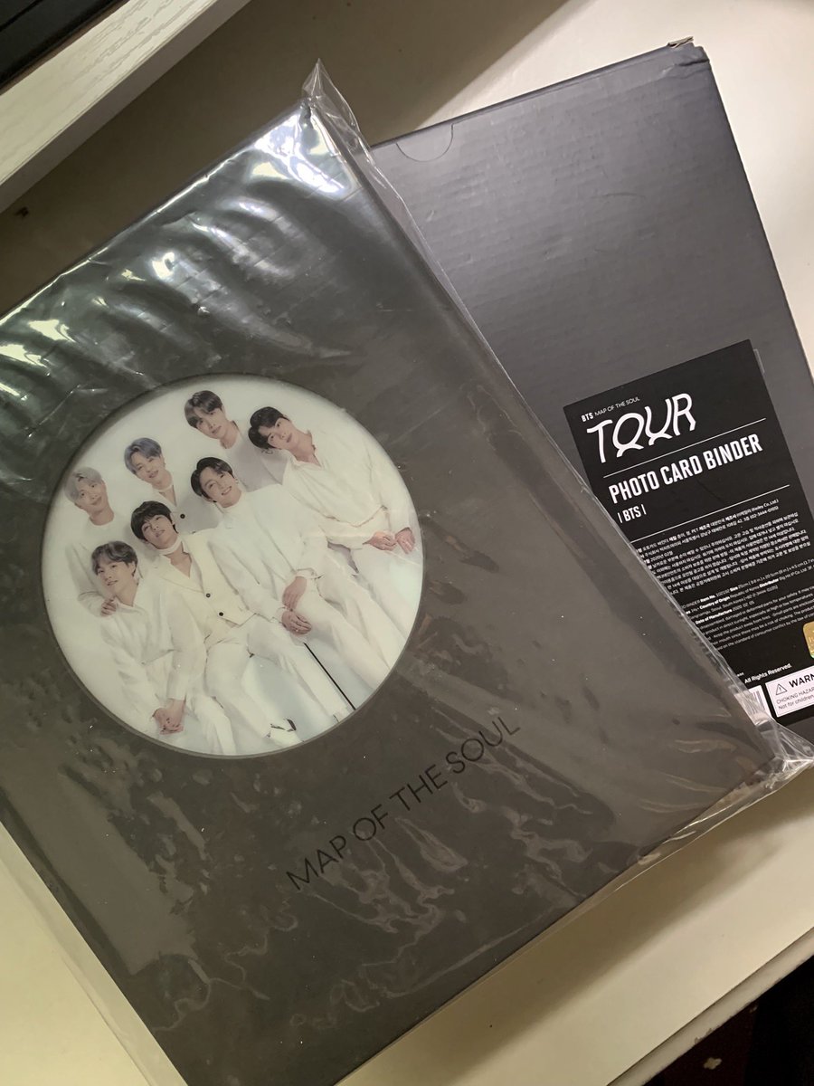 Store1Mytime's tweet photo. Alguém teria interesse no binder oficial da tour? 250 com todos fretes incluso. 
Pagamento por picpay♡ https://t.co/pkjQJmLHxm