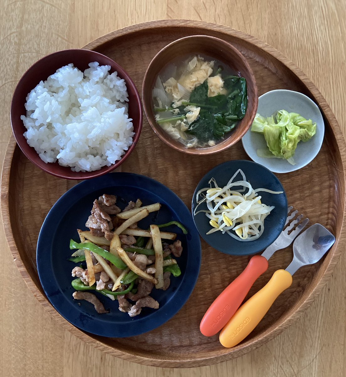 本田 よう一 3歳育児中 No Twitter 息子さん夕ごはん 豚肉とピーマンのオイスターしょうゆ炒め 豆もやしのナムル 蒸しレタスのレモンソース 長ねぎとみつばのかき玉スープ ごはん 積極性なし ポテチで釣るもぜんぜん 辛うじて ごはんは食べる 手つかずの副菜は
