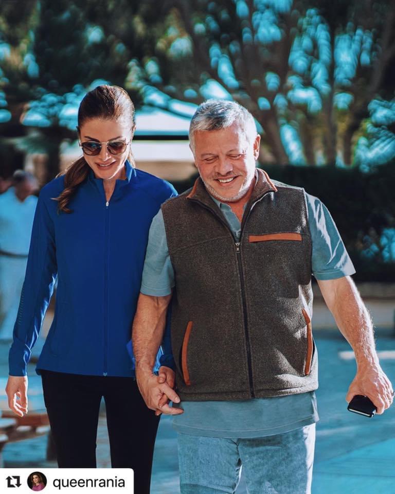 عيد زواج سيد البلاد 
كل عام وجلالتهما بالف خير وصحة وسلامة يارب