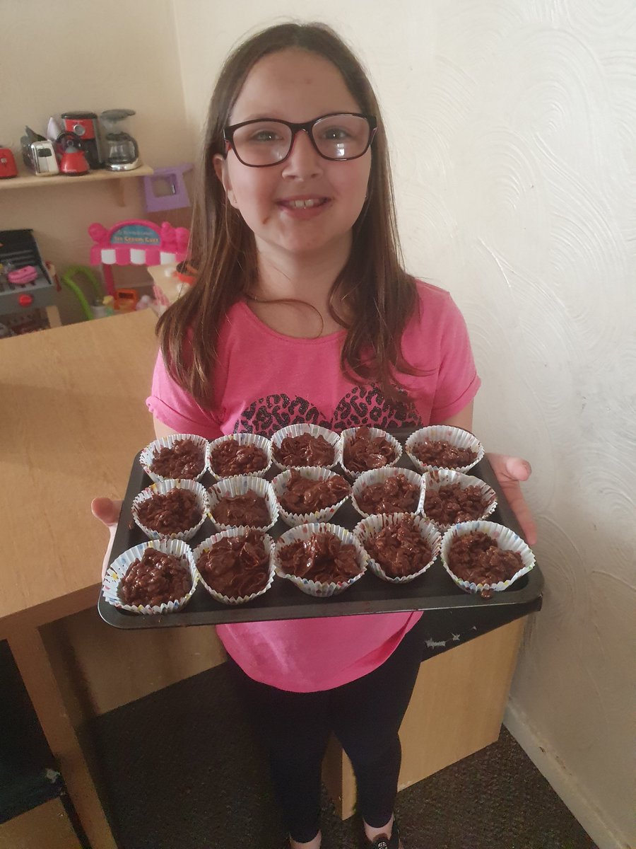 Year6OasisLongCross tweet media