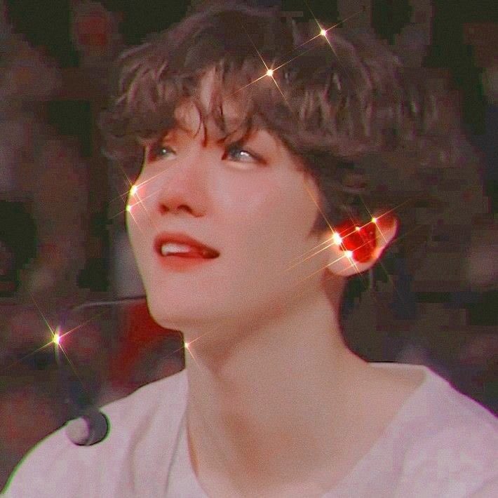 mochiicheeks's tweet photo. @B_hundred_Hyun Baekhyun... I love youuuu ❣️ https://t.co/bZVM6lVtsk