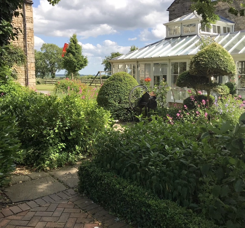 BarnsdaleLodgeHotel tweet media