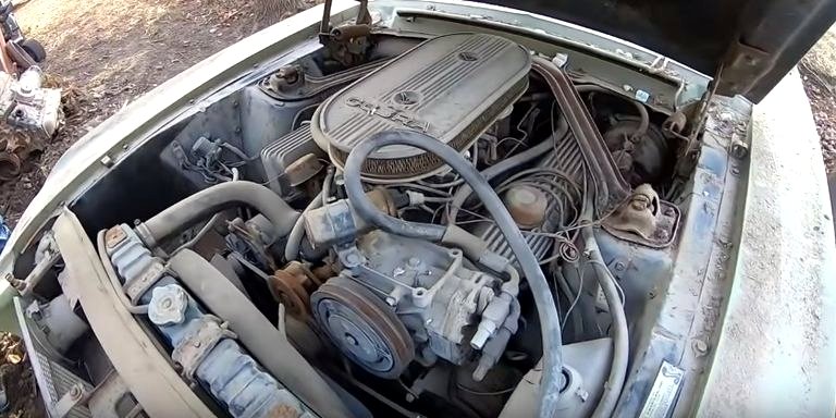 Old, dirty, abandoned ... forgotten.
But you will always be the most valuable to someone, do not worry. (40 years #SHELBYGT500 locked up in a barn 😥)
Thanks to great nice dude <a href="/Jaime_Woody/">J a i m e D e l B o s q u e</a> to put ever my feet down.