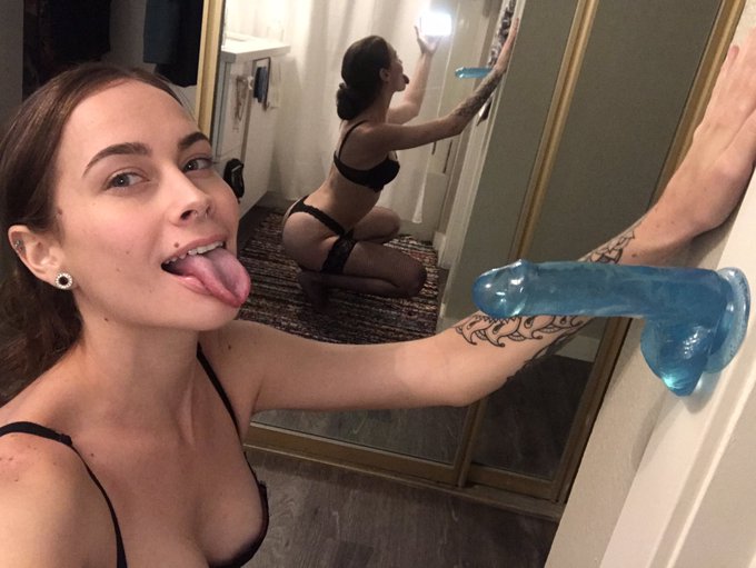 I&rsquo;m not doing custom videos much longer... don&rsquo;t miss out &amp; get ur custom content today!!💦 Message me<a href="/tag/tgif"class="tags"><span>#tgif</span></a>