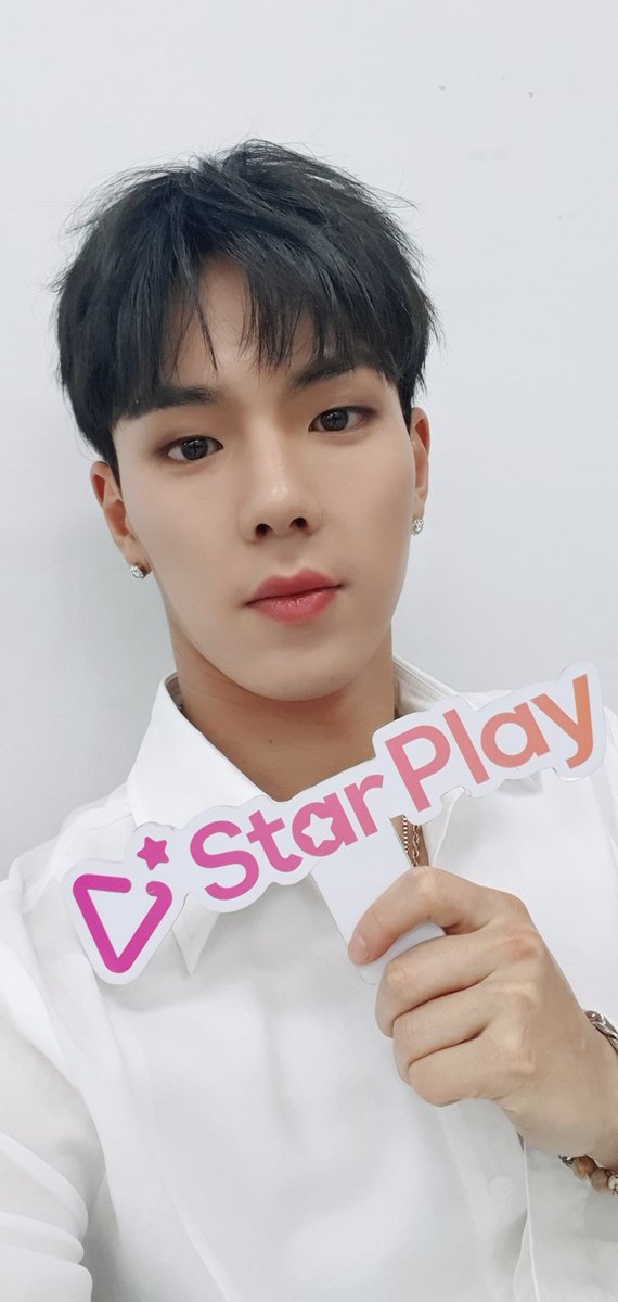 mystarplay's tweet photo. 📥#STARPLAY 로  #몬스타엑스 의 셀카가 도착했습니다😍

#몬엑 셀카 너무 좋아서 돌아버려... 저 지금 풍차에요...↪️↩️🔄

@OfficialMonstaX #MONSTAX #셔누 #민혁 #기현 #형원 #주헌 #아이엠 #스타플레이 #더쇼 #SBSMTV #THESHOW #starplay #gleammedia https://t.co/Y9IQY3Lmdu