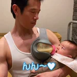 「素敵なパパさん」庄司さんが赤ちゃんに授乳している!こんなのあるんだ〜!