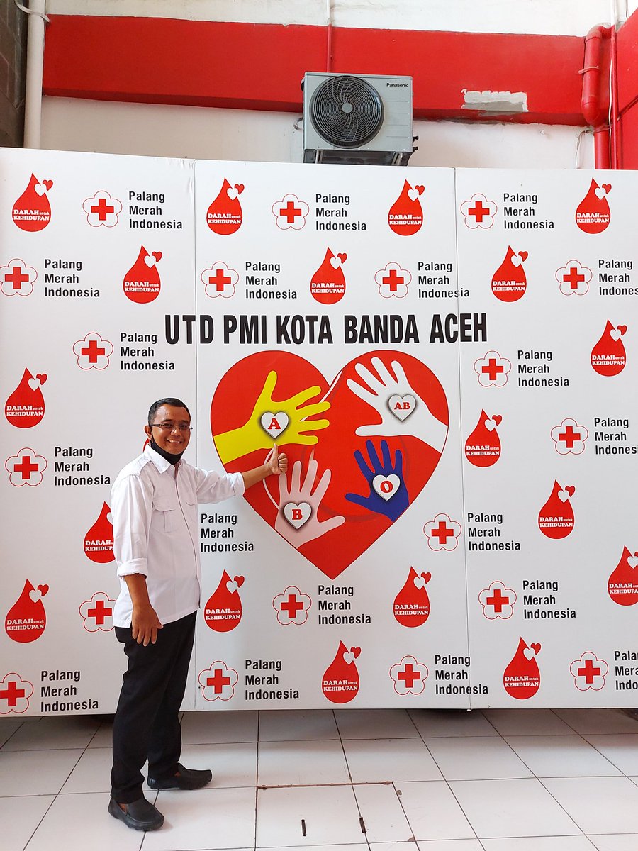 zalsufran's tweet photo. Donor darah, ikuti teladan Plt. Gub @niriansyah dan pak Sekda @dr_taqwallah. https://t.co/qo1Txv3Ivg