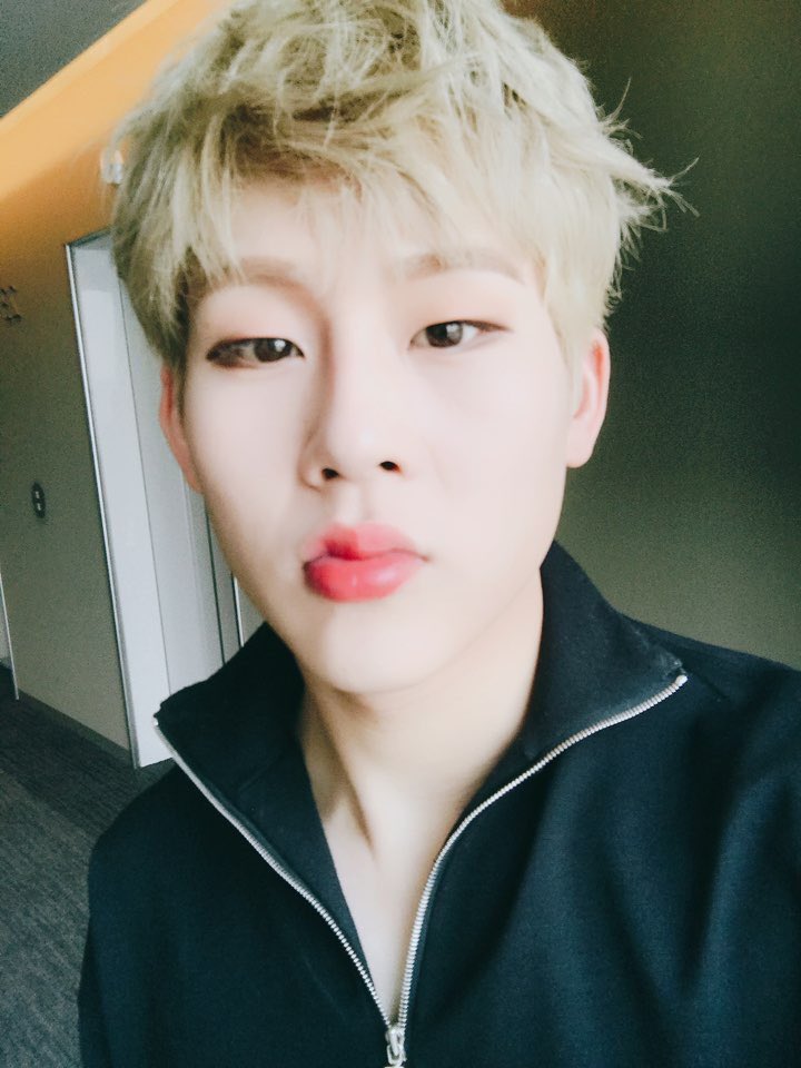 WEAREMlXTAPE's tweet photo. ‹ 𝐦𝐢𝐱𝐭𝐚𝐩𝐞_𝐩𝐥𝐚𝐲𝐥𝐢𝐬𝐭 ›  .⃗ 🎧 / now listening to: #TUWAIFUS2ndBDAY ₊ #TBTIEDSide.

[🐝]: En un momento de ocio después de las prácticas, necesitaba un momento de relajación y que mejor que escuchando TBTIED, sin duda una de mis canciones preferidas. https://t.co/AUt5ouyqou