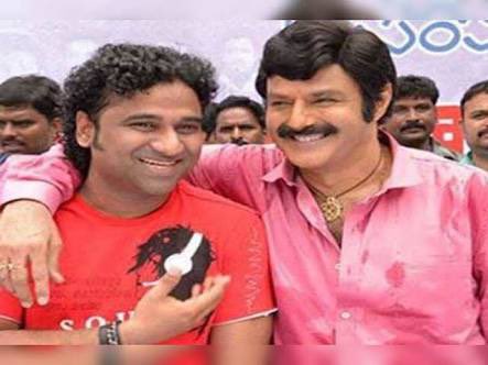 ThisIsDSP's tweet photo. Wishing a very HAPPY MUSICAL BIRTHDAY to Sri NANDAMURI BALAKRISHNA GARU...
🎂🎂🎂🎂🎂🎂🎂🎂🎂🎂🎂

Keep Rocking always with ur Amazing Energy Sir ❤️🎶🎵🙏🏻

And all d very Best to the entire Crew of #BB3

#HappyBirthdayNBK https://t.co/V9LcLdyC93