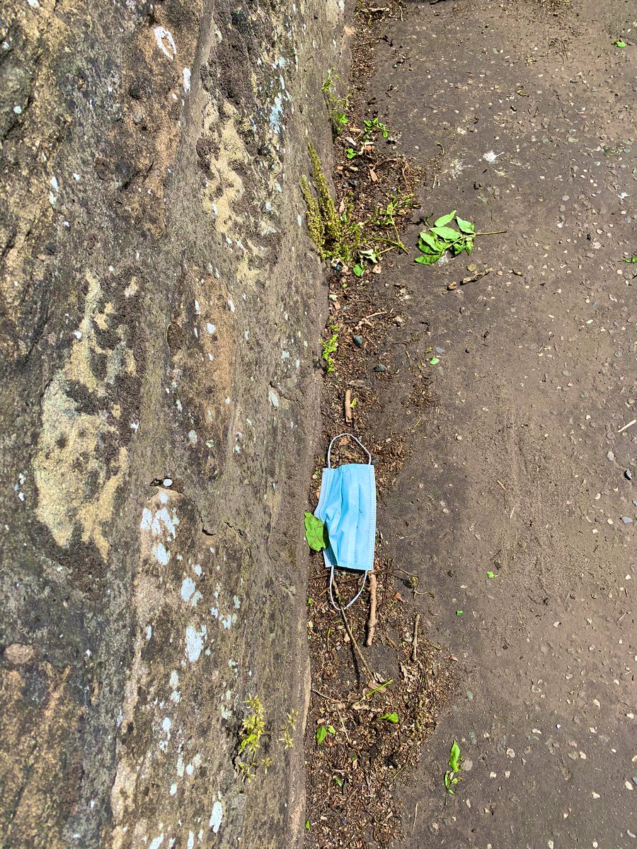 onetakewoop's tweet photo. Early morning walk today and more hazardous litter #plasticpollution #plastic #pleasebeconsiderate @GlasgowCC staff &amp; volunteers have to pick up this mess. Harmful to birds and pets too. #Glasgow https://t.co/BTOTohdy6A