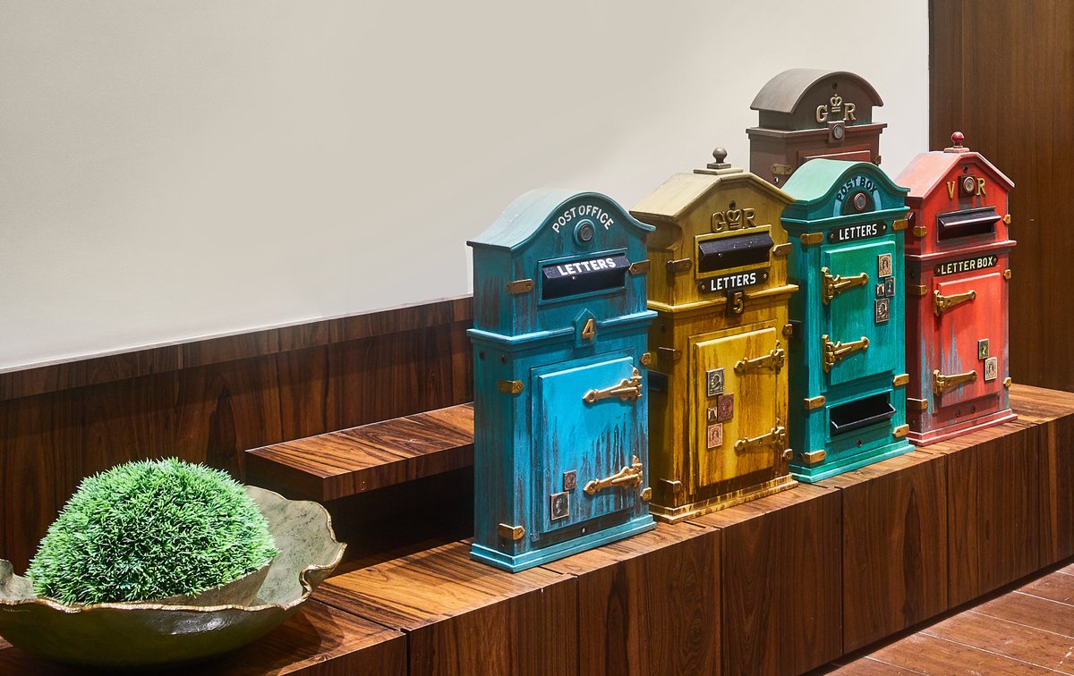 ochreathome's tweet photo. Echoes of the past… In this digital age, Letter Boxes by Kolkata-based artist Sanjib Roy make us nostalgic about the era of letter writing.
#asquaredesignsinteriors #residencedesign #asquaredesigns #interiordesign #RoyalHomes #LuxuryHomesIndia https://t.co/9gq7VwKQcl