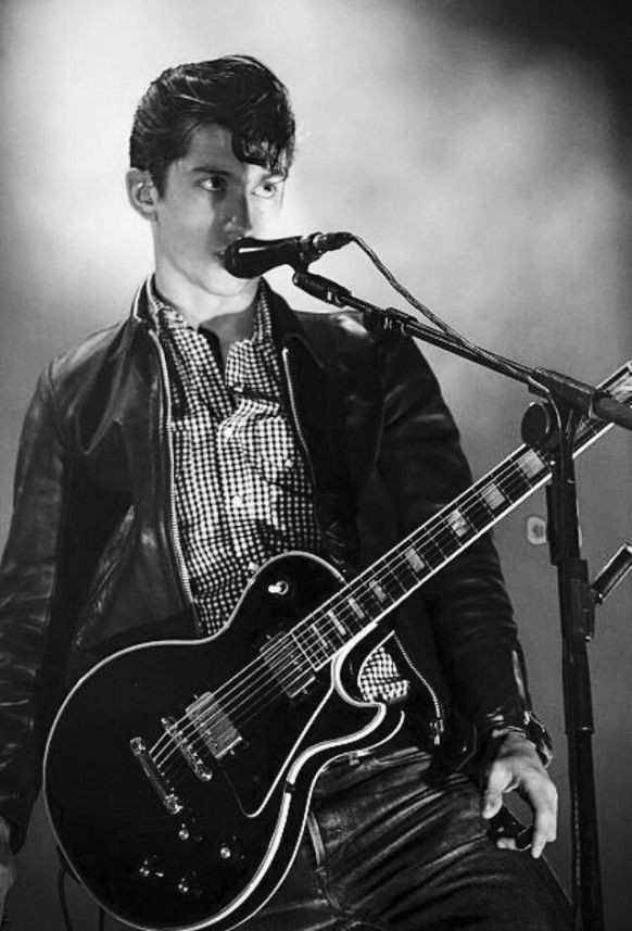 algunabasilio's tweet photo. No sé porqué Alex Turner chiquito bebé es tendencia.

Pero abro hilo para apreciar su hermosura. https://t.co/7itQWMYNIc