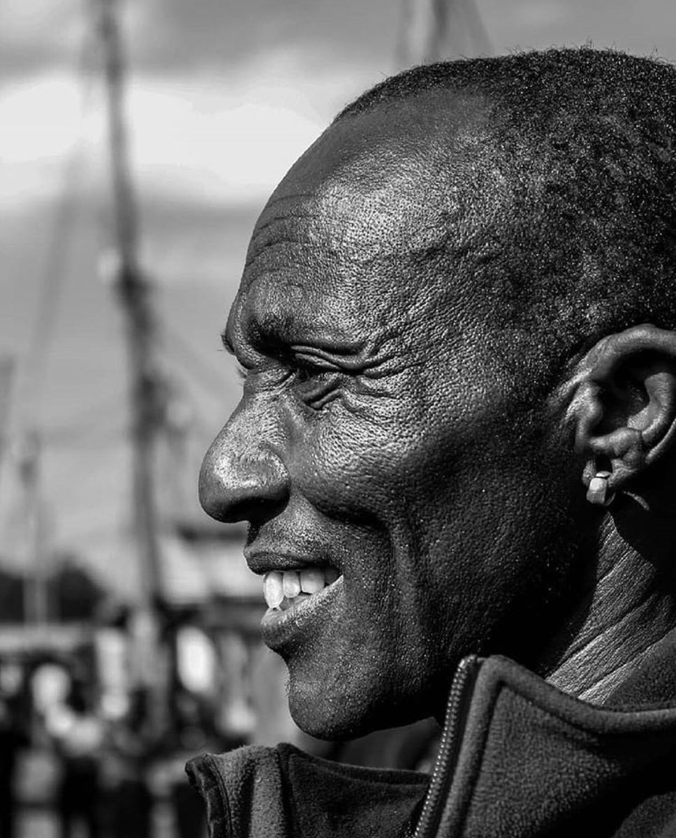 Picha_Images's tweet photo. By @kelvinhills_photography Closeups. Attention to detail, a type of shot that tightly frames a person or object. Close-ups display the most detail, but they do not include the broader scene.
#closeups #closeupshot #AfricanPhotography
📢Tag #pichaimages to get featured https://t.co/1qbgecK7mE