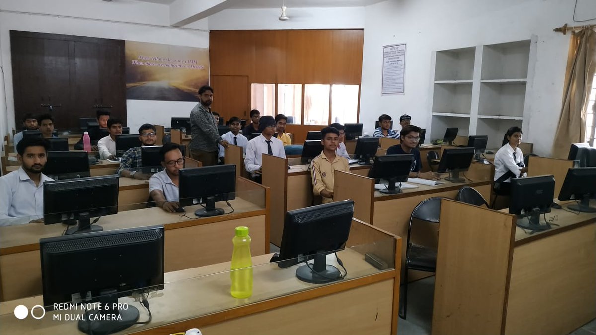 MitrcElectrical's tweet photo. Department of Electrical Engineering organized a 15 days training for III semester students on "Basics of MATLAB" to familiarize the student in introducing and exploring MATLAB software. https://t.co/uqDrqchhxi
