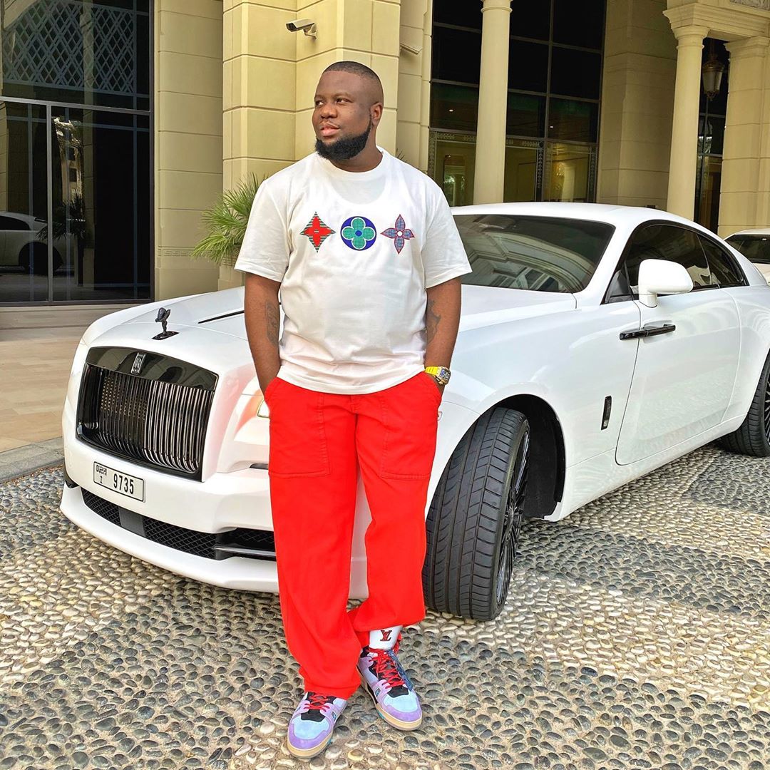 237gossipmail's tweet photo. #Hot
A Nigerian billionaire #Hushpuppi has been arrested in #Dubai by #Interpol and 
#FBI alongside  his friends for  $35 Million Fraud. https://t.co/LBTCMDKTBJ