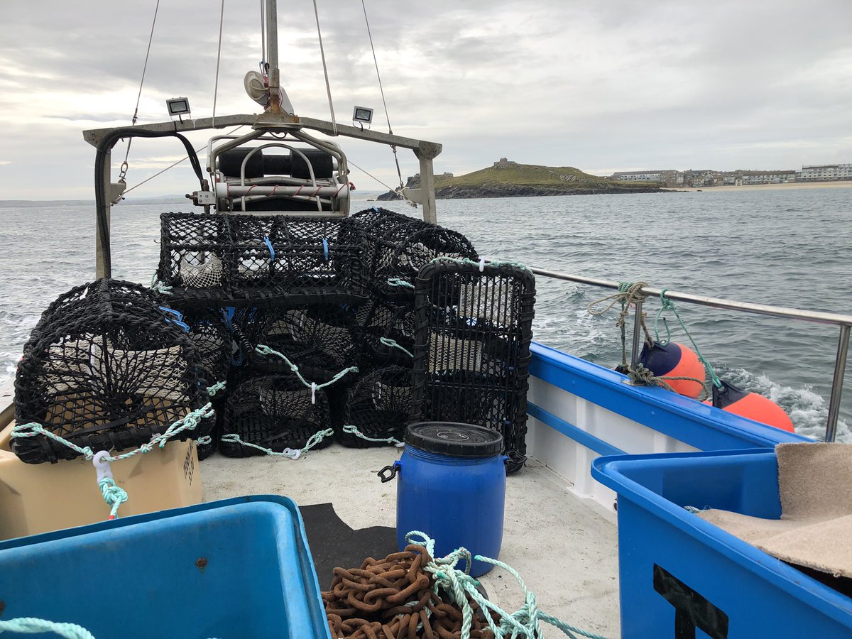 Tegenmor's tweet photo. Steaming west from #StIves listening to @BBCCornwall with pots aboard on the hunt for #Lobster #livingthedream https://t.co/2kfF9Wp64P