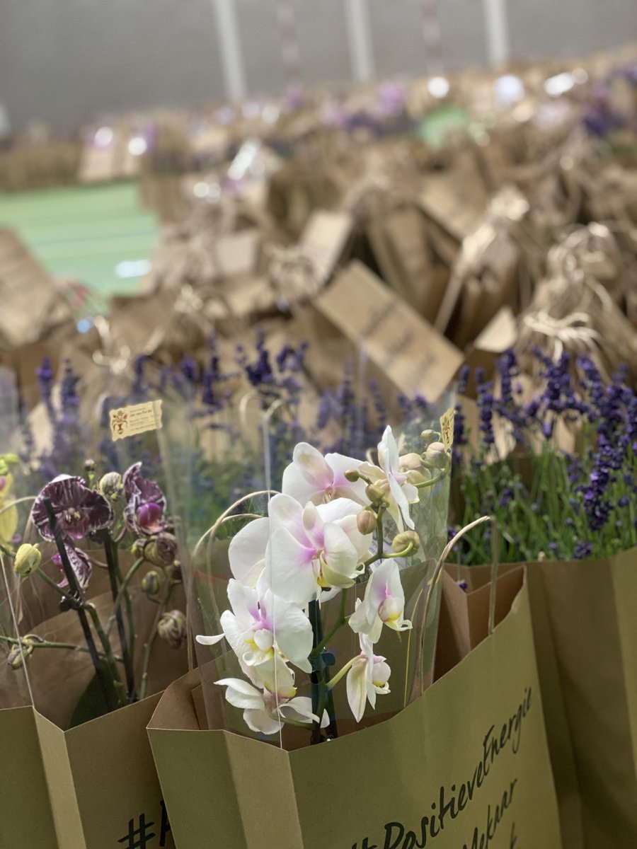 Alle inwoners van Gaanderen hebben tasje gehad, nu is Wehl aan de beurt! Laatste ALLE Doetinchemmers. Nog een paar tasjes nodig, dus <a href="/kooplokaaldtc/">Kooplokaal Doetinchem</a> en ondernemers snel aanmelden! Jij steunt toch ook je lokale klant, collega, werknemer...? #belletjetrek #opkikker #26000tasjes