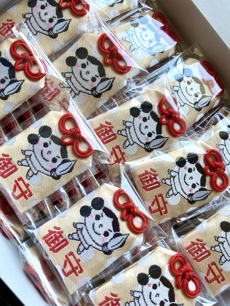 ピチコ舎 クラウドファンディング返礼品として製作したお守りが完成しました 今回 このお守りはクラウドファンディング円以上ご支援いただいた方へお届けさせていただくのですが ご希望の方へ販売もさせていただく予定です 神さまノートと合わせ