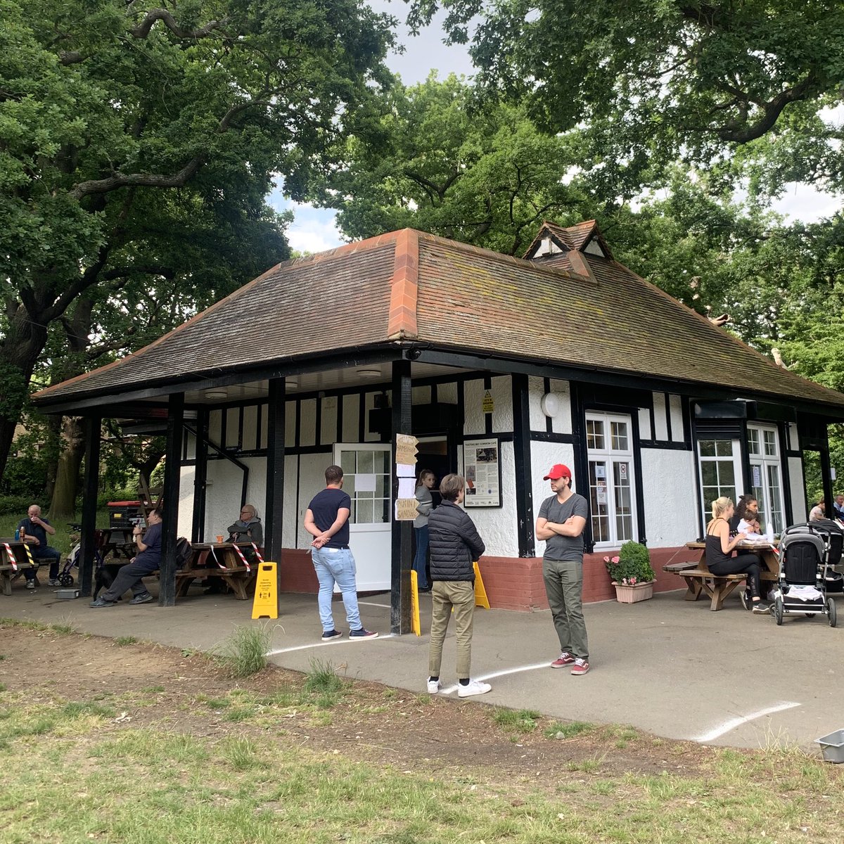 balhamnewsie's tweet photo. The café on @TootingCommon is back open every day 9-6, serving hot drinks, sandwiches &amp; paninis to take away with the appropriate social distancing measures in place. #Balham #Tooting https://t.co/LeknjJ3aqE